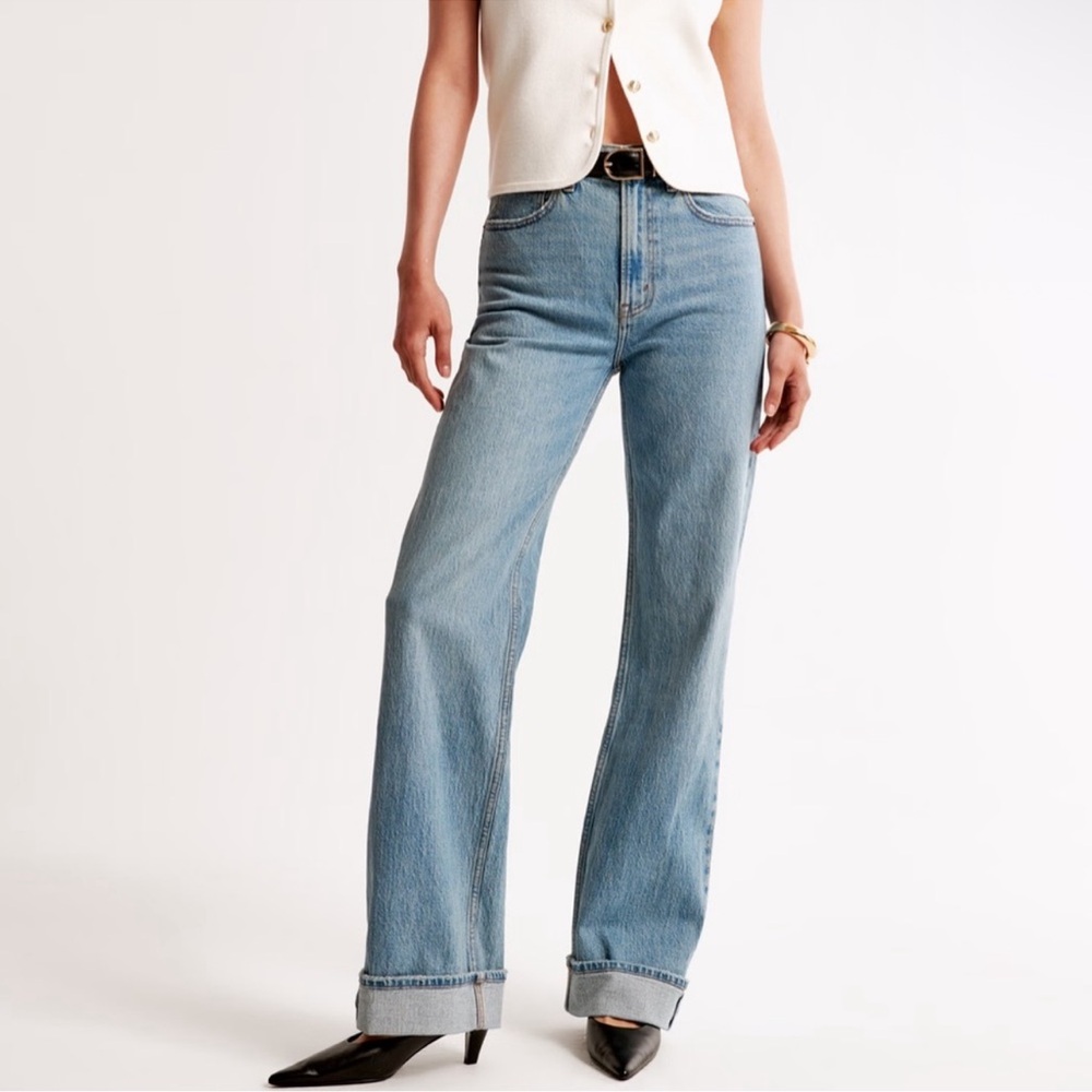 Abercrombie & Fitch The 90s Relaxed Jean High Rise Cuffed Hem Size 30/10S